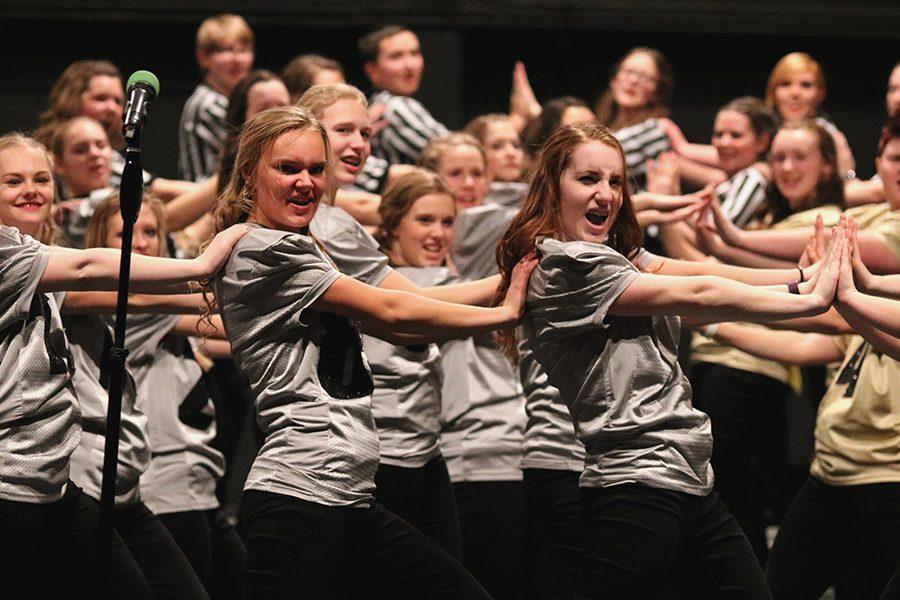 Saturday Night Lights: Show Choir Competes With Football Themed Show
