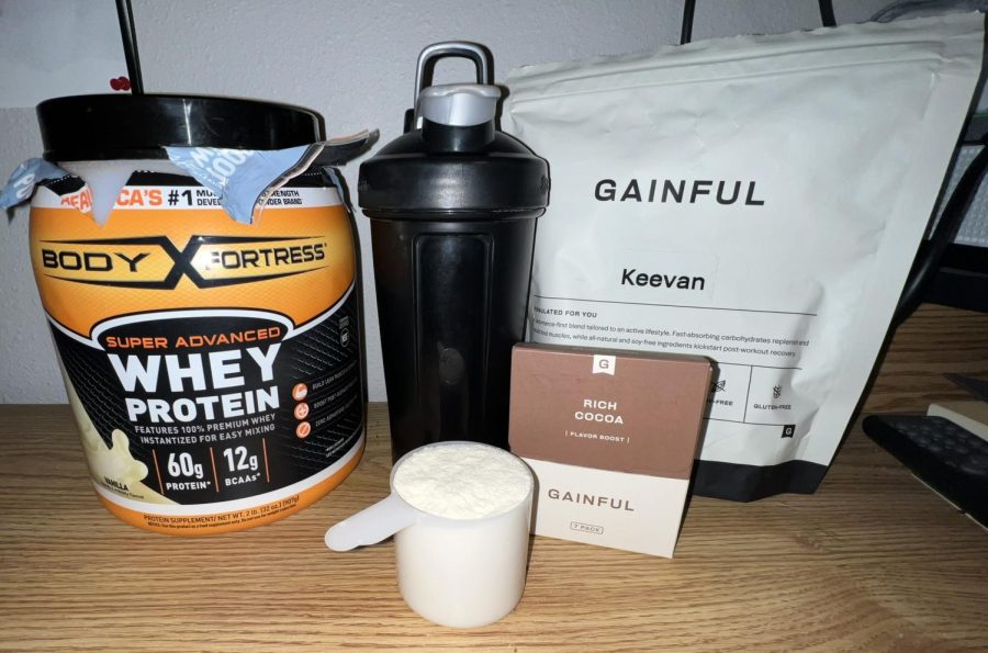 Protein+shakes+provide+students+with+a+quick+and+easy+way+to+get+their+body+the+necessary+nutrients+during+or+following+a+workout.+