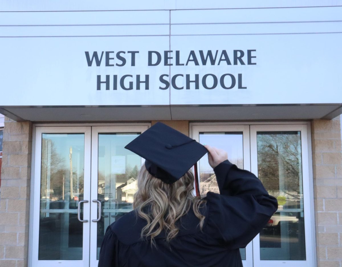 Out of 118 seniors, 28 students graduated early.