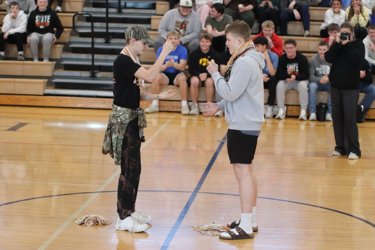 Facing off in the final round, Braden Eschen (11) and Croix Gudenkauf (9) compete for first place. The final round came to an end with Gudenkauf taking the victory.